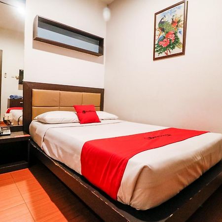 Reddoorz Plus Near Pasar Wisata Pekanbaru Exterior photo