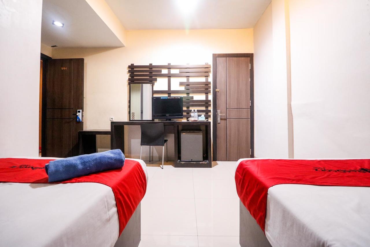 Reddoorz Plus Near Pasar Wisata Pekanbaru Exterior photo