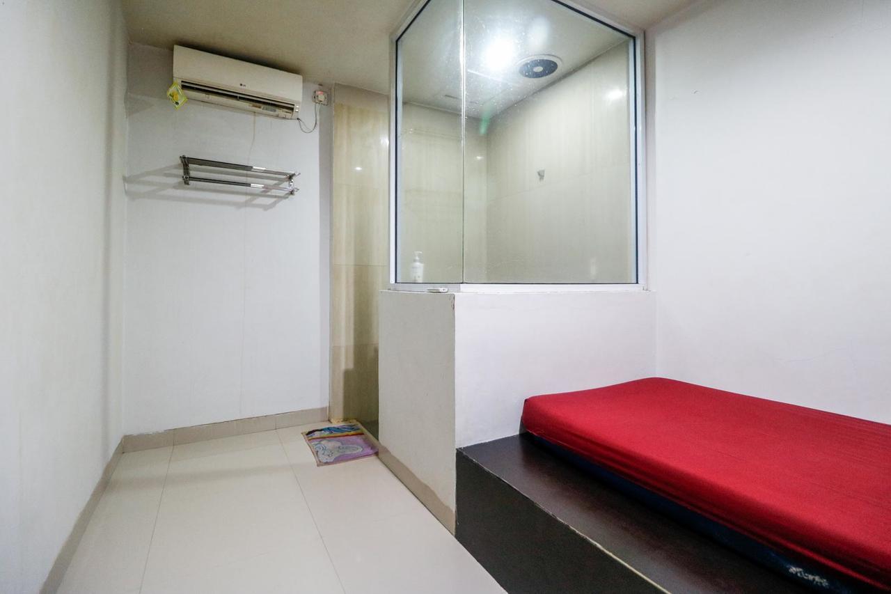 Reddoorz Plus Near Pasar Wisata Pekanbaru Exterior photo
