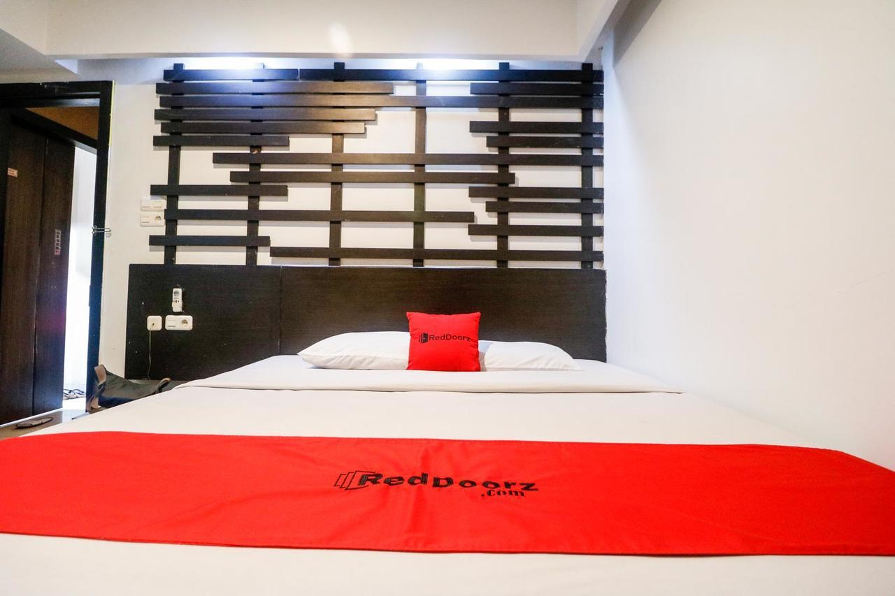 Reddoorz Plus Near Pasar Wisata Pekanbaru Exterior photo