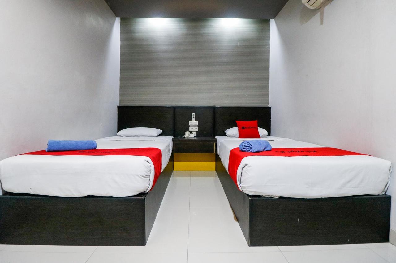Reddoorz Plus Near Pasar Wisata Pekanbaru Exterior photo